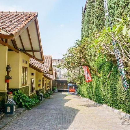 Oyo 1488 Hotel Cemara Asri Lembang Zewnętrze zdjęcie