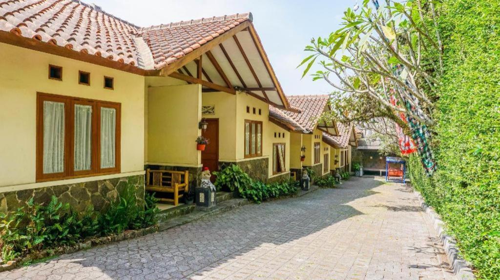 Oyo 1488 Hotel Cemara Asri Lembang Zewnętrze zdjęcie